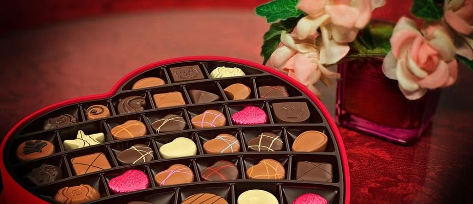 O que dar de presente para namorada? Surpreenda com ideias criativas e cheias de amor!